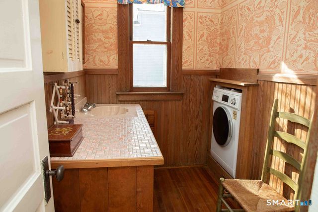 38 Greenwood Street, New Britain, CT 06051