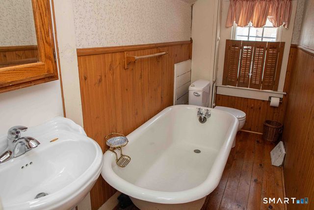 38 Greenwood Street, New Britain, CT 06051