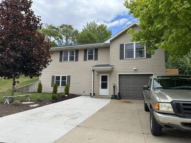712 Williams Street, Janesville, WI 53545