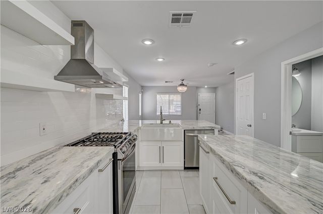 6457 Abbey Door Court, Las Vegas, NV 89122