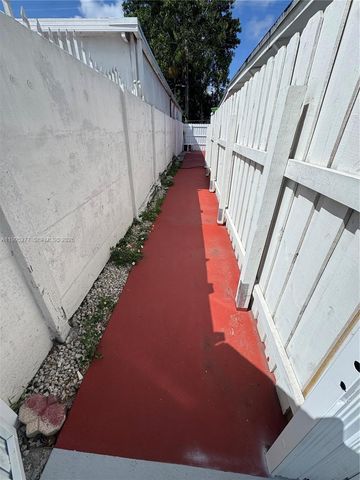 10245 SW 37th Ter B, Miami, FL 33165