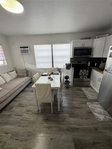 10245 SW 37th Ter B, Miami, FL 33165