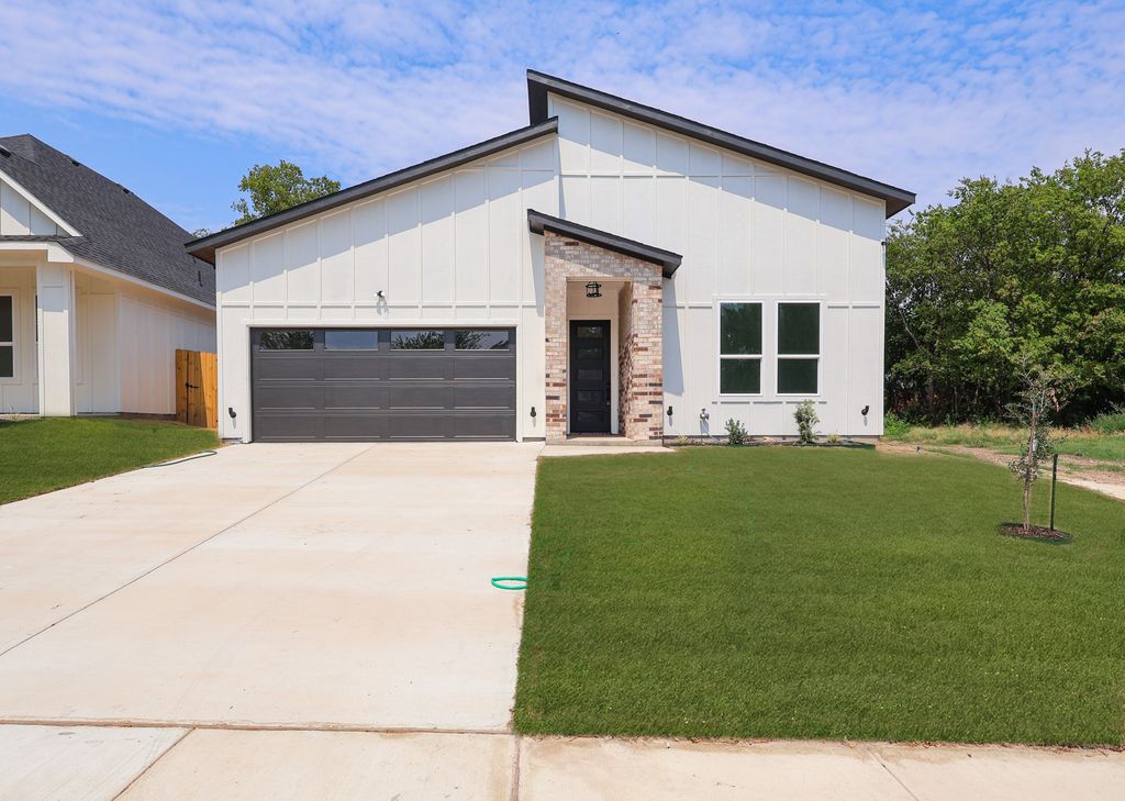 5416 Carver Drive, Fort Worth, TX 76107