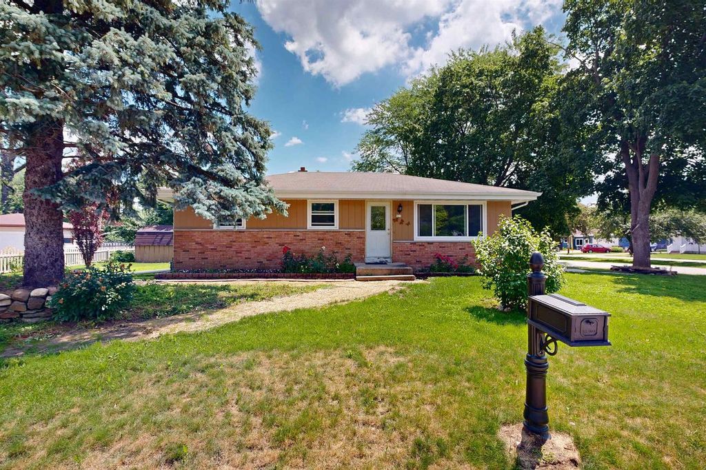 923 Gail Place, Fort Atkinson, WI 53538