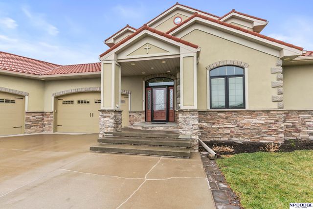 28001 Heron Circle, Valley, NE 68064