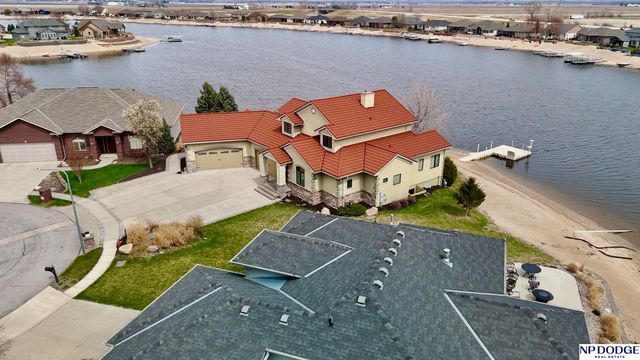 28001 Heron Circle, Valley, NE 68064