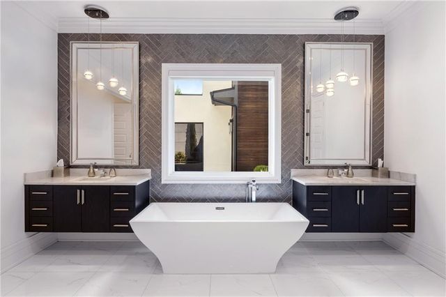 1105 Moores Mill NW Road, Atlanta, GA 30327