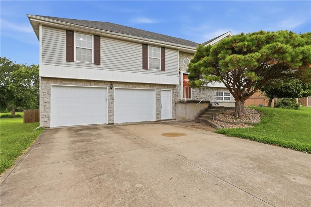 14512 Bristol Avenue, Grandview, MO 64030