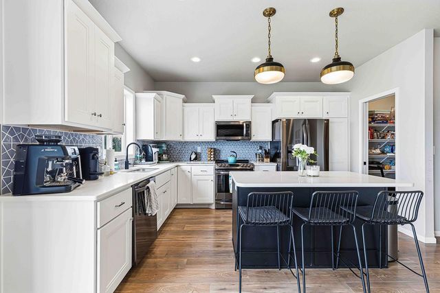 6363 S 54th Avenue S, Fargo, ND 58104