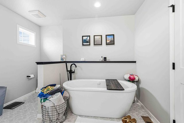 6363 S 54th Avenue S, Fargo, ND 58104