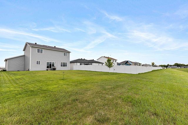 6363 S 54th Avenue S, Fargo, ND 58104
