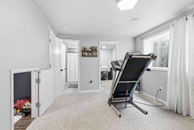 6363 S 54th Avenue S, Fargo, ND 58104