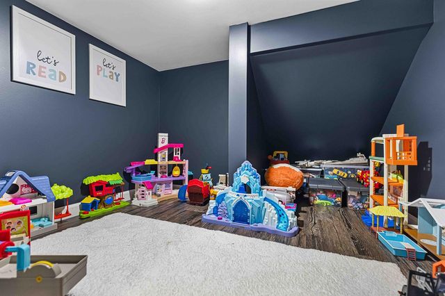 6363 S 54th Avenue S, Fargo, ND 58104