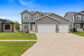 6363 S 54th Avenue S, Fargo, ND 58104