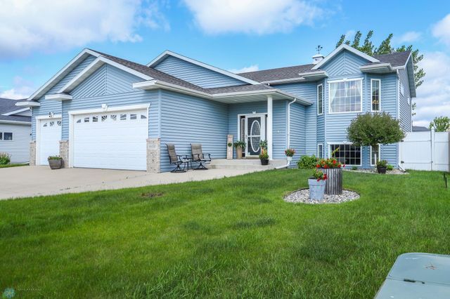 4450 48th Street S, Fargo, ND 58104