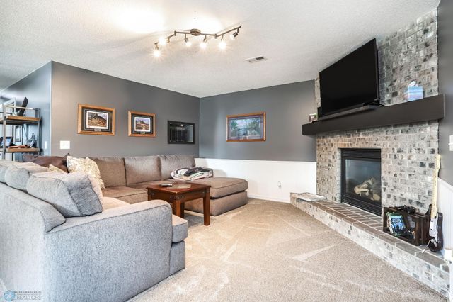 4450 48th Street S, Fargo, ND 58104