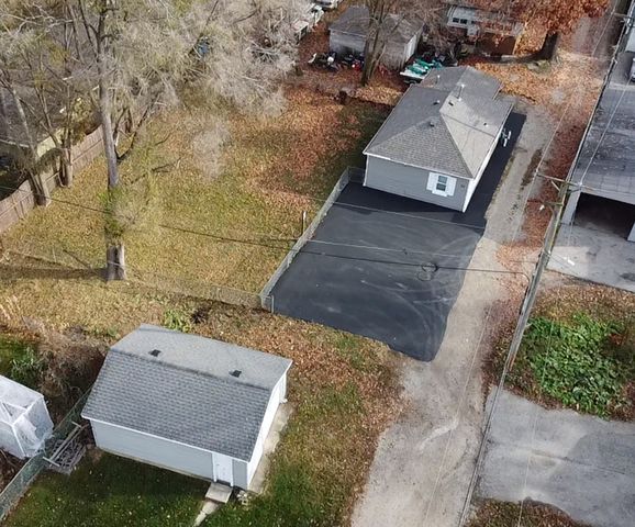 24 NE Circle Drive, Joliet, IL 60433