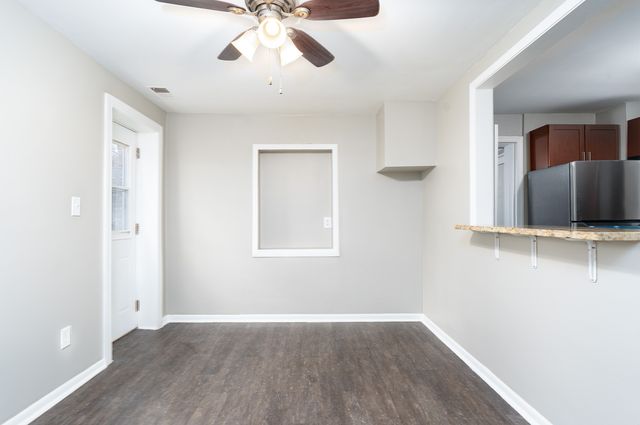 24 NE Circle Drive, Joliet, IL 60433