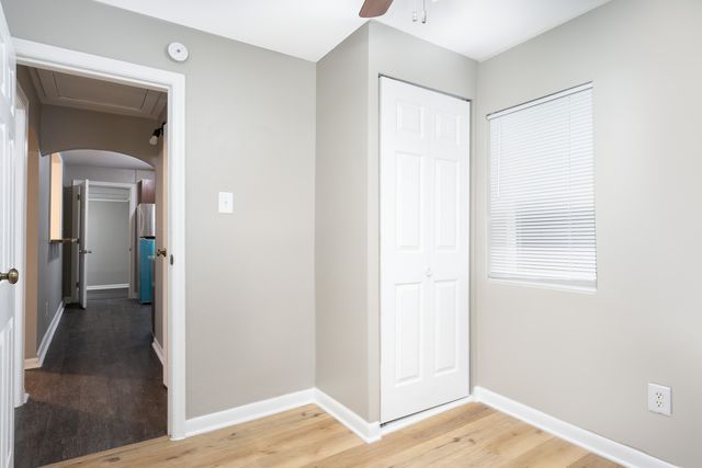 24 NE Circle Drive, Joliet, IL 60433