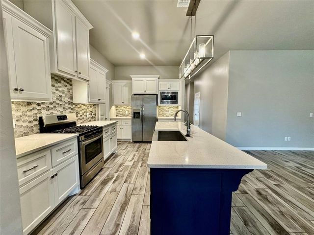 5200 White Gold Avenue, Edmond, OK 73034