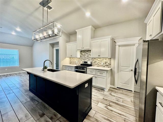 5200 White Gold Avenue, Edmond, OK 73034