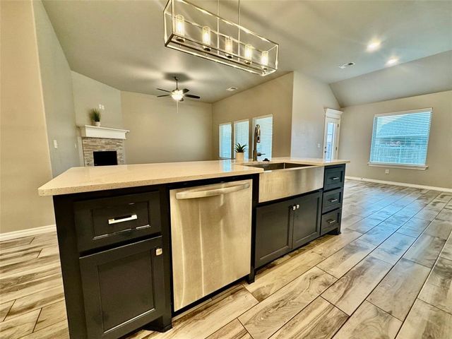 5200 White Gold Avenue, Edmond, OK 73034
