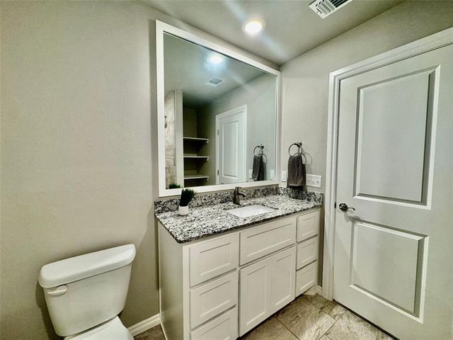 5200 White Gold Avenue, Edmond, OK 73034