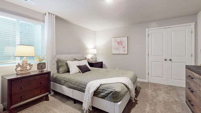 10267 NW 68th Avenue, Johnston, IA 50131