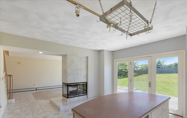 10 Valleyview Farm Rd, Haverhill, MA 01835