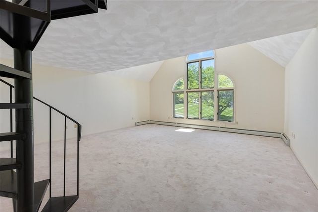 10 Valleyview Farm Rd, Haverhill, MA 01835