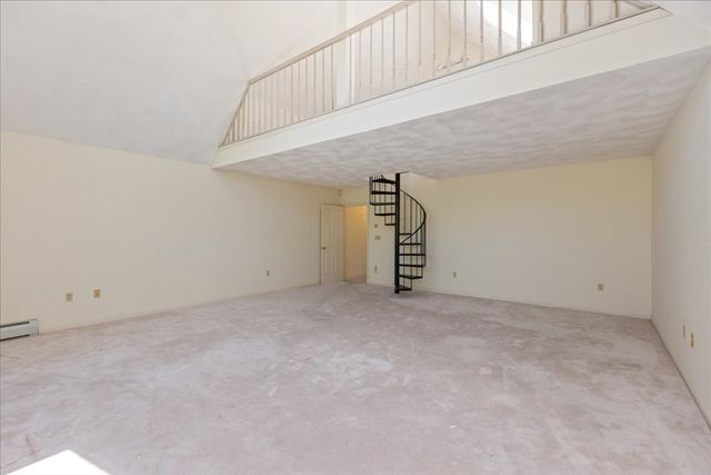 10 Valleyview Farm Rd, Haverhill, MA 01835