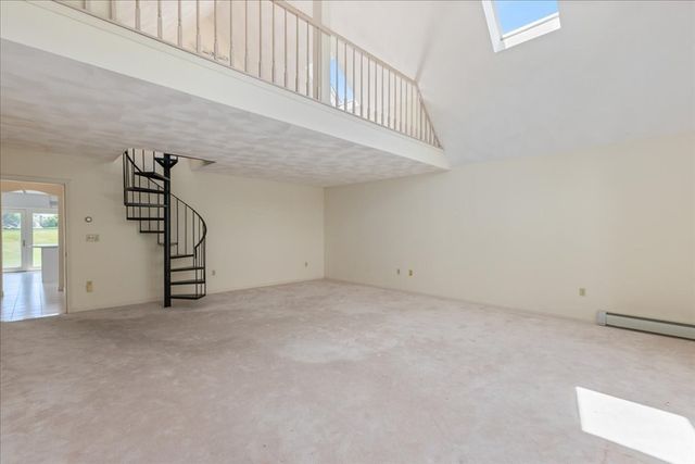 10 Valleyview Farm Rd, Haverhill, MA 01835