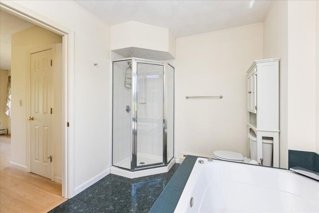 10 Valleyview Farm Rd, Haverhill, MA 01835