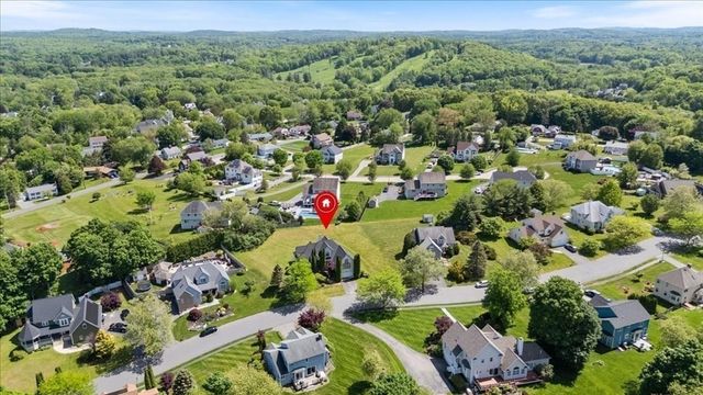 10 Valleyview Farm Rd, Haverhill, MA 01835
