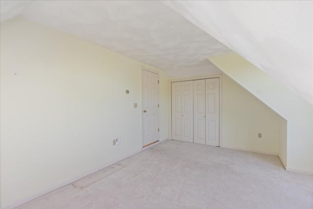 10 Valleyview Farm Rd, Haverhill, MA 01835