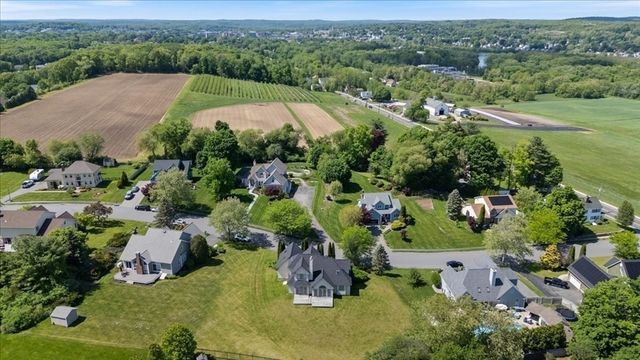 10 Valleyview Farm Rd, Haverhill, MA 01835