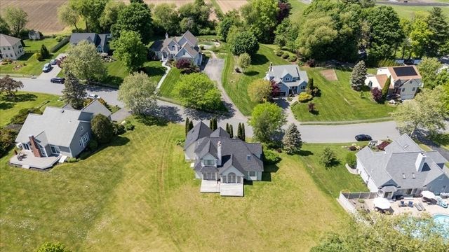 10 Valleyview Farm Rd, Haverhill, MA 01835