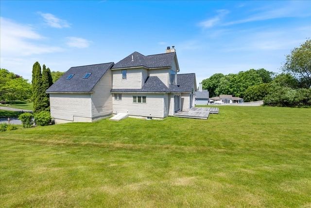 10 Valleyview Farm Rd, Haverhill, MA 01835
