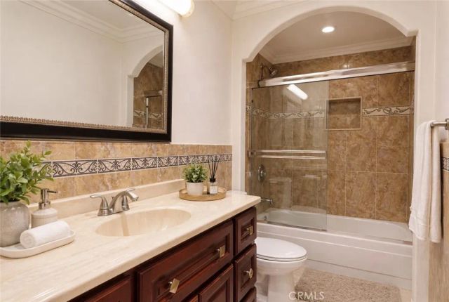 2533 S Townsend, Santa Ana, CA 92704