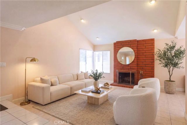 2533 S Townsend, Santa Ana, CA 92704