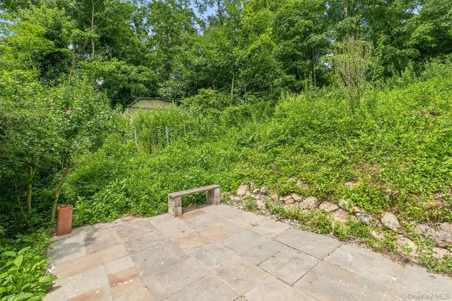 4 Narcissus Drive, Mahopac, NY 10541