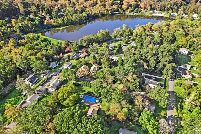 4 Narcissus Drive, Mahopac, NY 10541