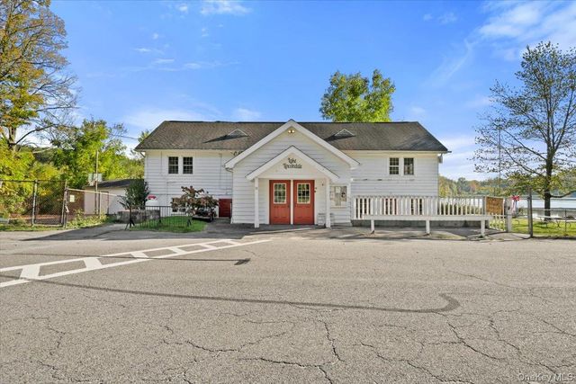 4 Narcissus Drive, Mahopac, NY 10541