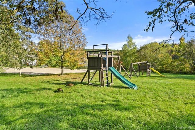 4 Narcissus Drive, Mahopac, NY 10541