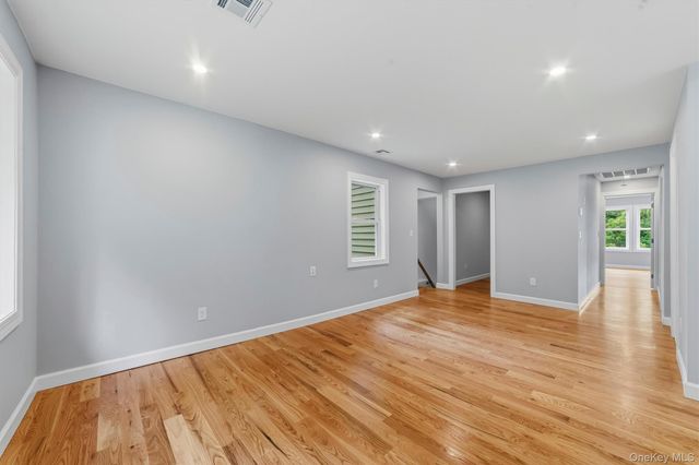 4 Narcissus Drive, Mahopac, NY 10541
