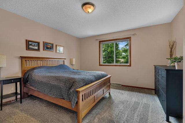 737 4th Street N, Sartell, MN 56377