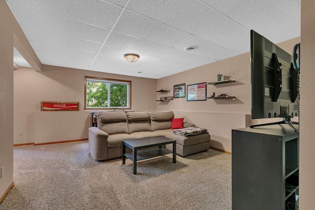737 4th Street N, Sartell, MN 56377
