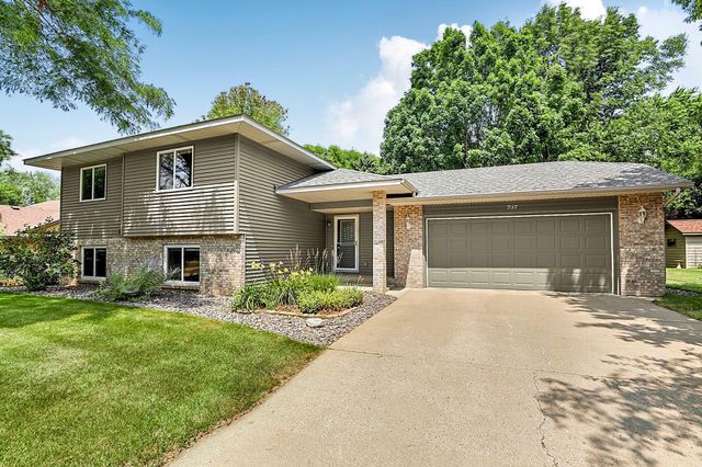 737 4th Street N, Sartell, MN 56377