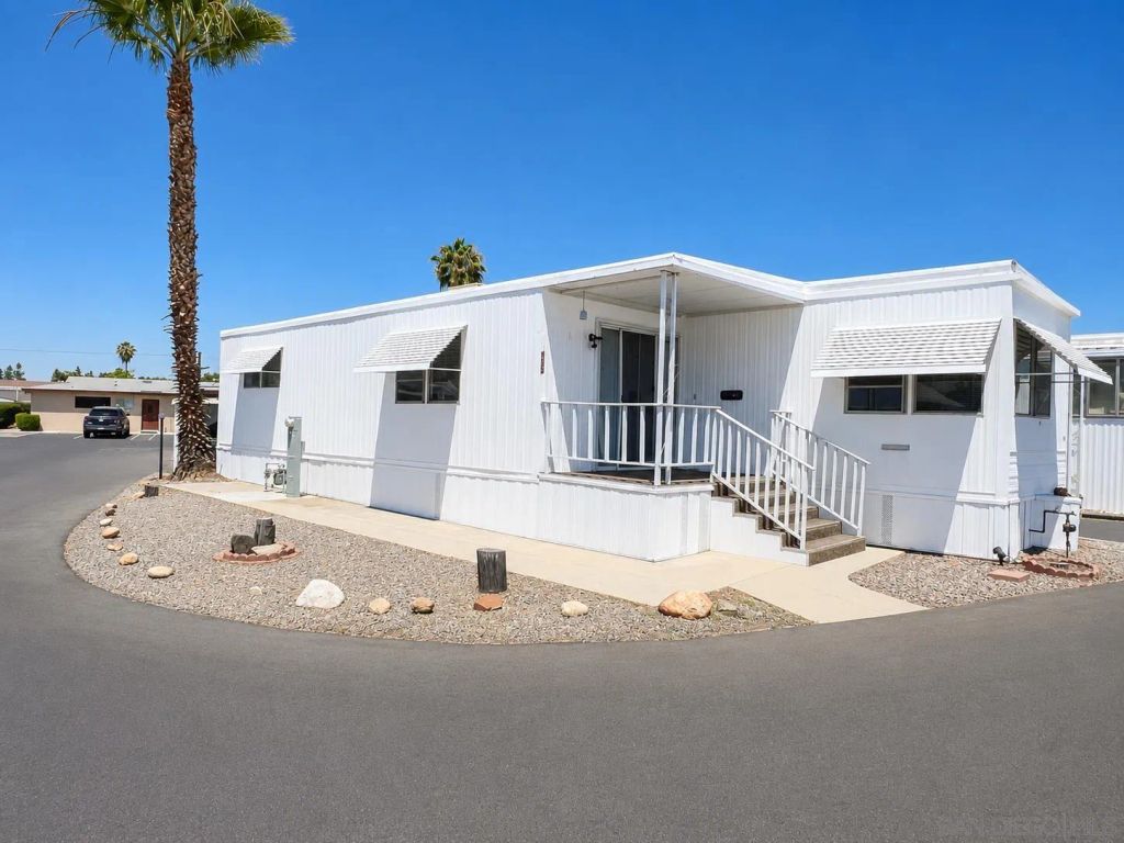 410 S 1st St 106, El Cajon, CA 92019