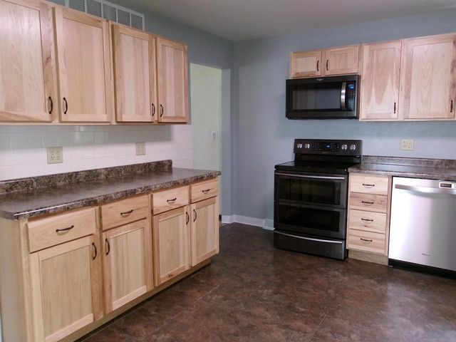 311 DeClark Street, Beaver Dam, WI 53916